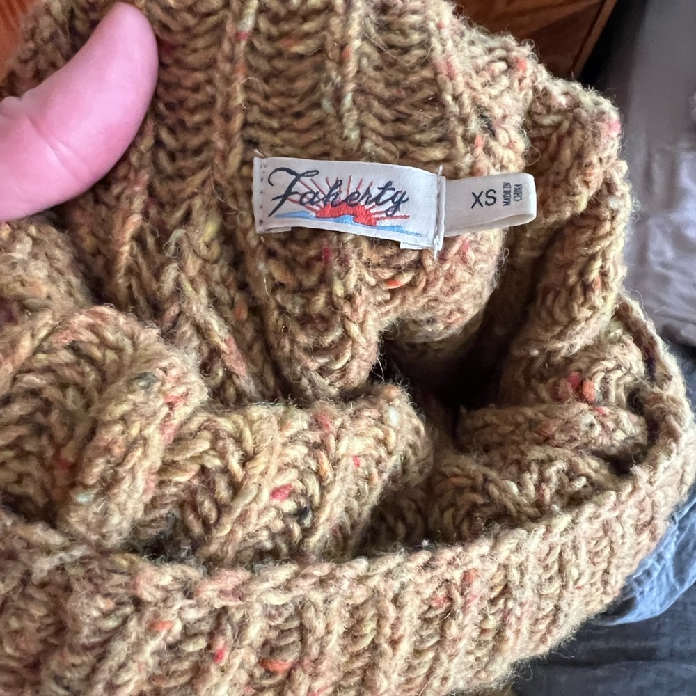 Faherty Speckled Camel Turtleneck Sweater - Picture 2 of 3